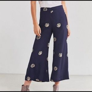 UO Silence + Noise Flowy Cropped Pants